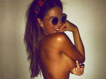 El saludo hot de Karina Jelinek por San Valentín