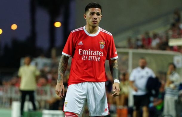 Enzo Fernández debutó como titular en Benfica y Otamendi marcó un gol en el amistoso