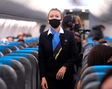 Son positivos de Covid-19 y quisieron viajar en avión: no podrán volar por 5 años