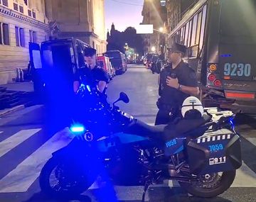 El Congreso amaneció totalmente vallado por la audiencia de la Ley de Glaciares