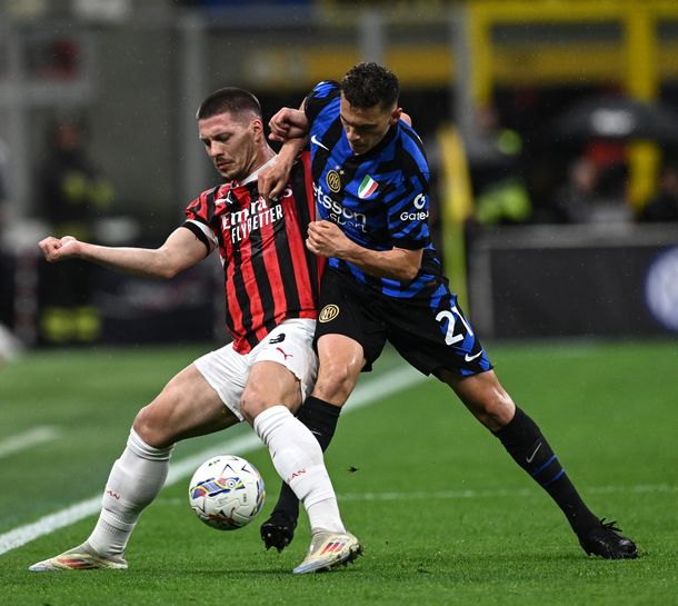 Milan goleó al Inter de Lautaro Martínez en el clásico y jugará la final de la Copa Italia