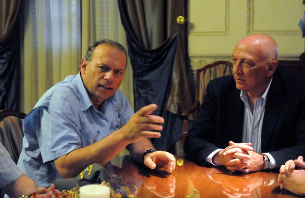 No podemos permitir que la policía extorsione al poder político