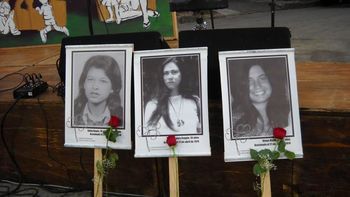 Silvia Reyes, Laura Raggio y Diana Maidanik fueron asesinadas durante un operativo de las Fuerzas Conjuntas en el barrio Brazo Oriental. Silvia Reyes, Laura Raggio y Diana Maidanik fueron asesinadas durante un operativo de las Fuerzas Conjuntas en el barrio Brazo Oriental.