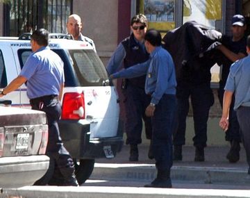 Los hijos de la policía fusilada por su ex no vieron el crimen