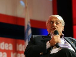 mendez: yo mando y el resto de los directivos acompana mendez: yo mando y el resto de los directivos acompana