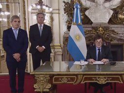 Quiénes son los cuatro patriotas que acompañaron a Javier Milei en la cadena nacional