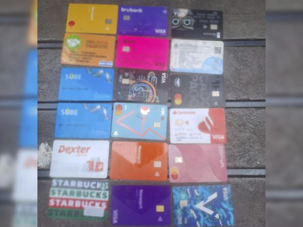 La sospechosa tenía una numerosa cantidad de tarjetas en su poder