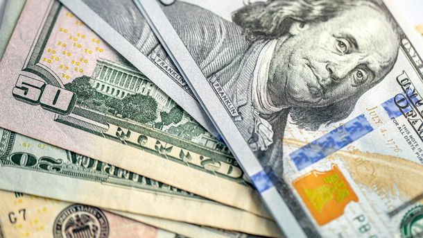 El dólar cayó este jueves