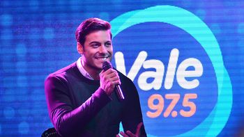 asi fue el vale acustico de carlos rivera asi fue el vale acustico de carlos rivera