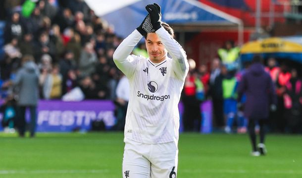 Lisandro Martínez volvió a jugar en Manchester United tras casi 10 meses de recuperación por su lesión