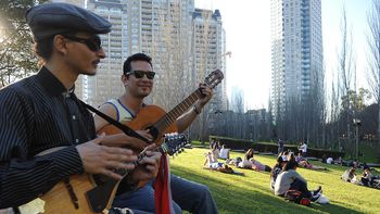 #encuestam1: ¿se puede disfrutar este veranito de invierno en la ciudad? #encuestam1: ¿se puede disfrutar este veranito de invierno en la ciudad?