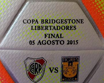Esta es la pelota con la que River y Tigres definen al campeón 