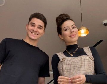 Quién es la profesora de inglés de Julián Álvarez que es furor en las redes