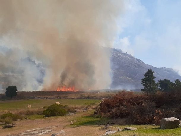 Tandil lleva tres días de incendios forestales