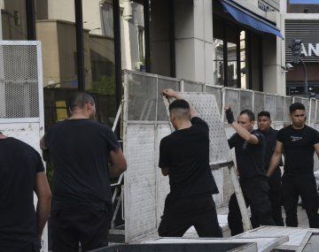 Vallaron el Hotel Libertador por una marcha de Barrios de Pie