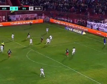 El penal que reclamó todo River y que la transmisión no repitió