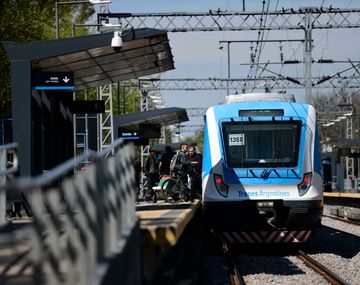 Tragedia en el tren Roca: una pareja murió atropellada por el tren en Lomas de Zamora