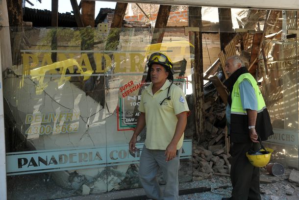 Se derrumbó el techo de una panadería en La Boca