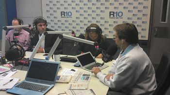 Facebook Radio 10 Facebook Radio 10