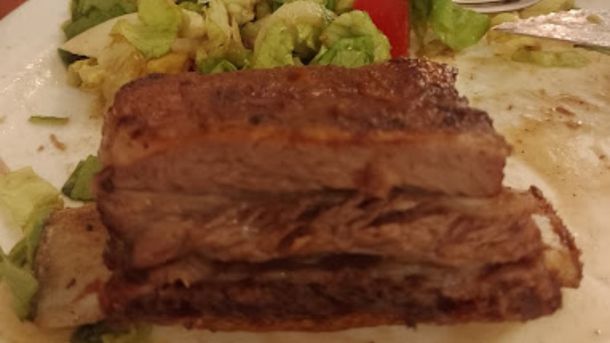 Este bodegón de Buenos Aires ofrece cortes de carne premium para una experiencia completa. Este bodegón de Buenos Aires ofrece cortes de carne premium para una experiencia completa.