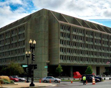 Amenaza de bomba en Estados Unidos: evacúan la sede del Departamento de Salud