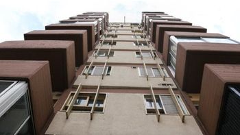 tragedia en rosario: quiso entrar a su casa por el balcon y murio al caer al vacio tragedia en rosario: quiso entrar a su casa por el balcon y murio al caer al vacio