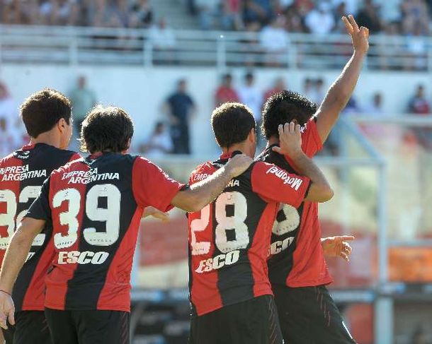 Newells venció a Argentinos y se quedó con el segundo puesto