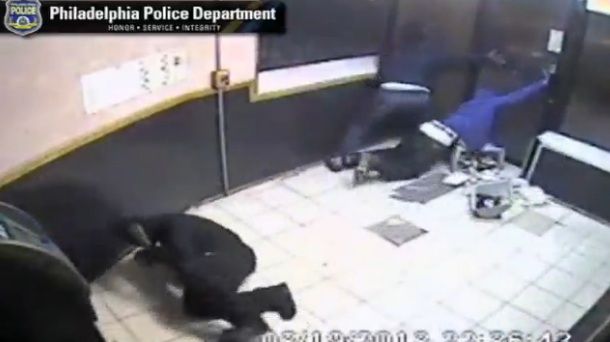 Impactante video de un asalto en un local de comida china