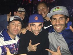 Carlitos la pasó bien junto a Pablo Lescano y otros amigos