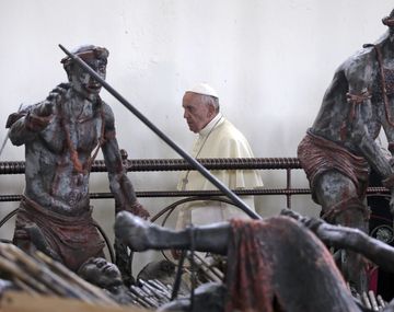 El Papa instó a construir una sociedad más justa y sin exclusiones en Uganda