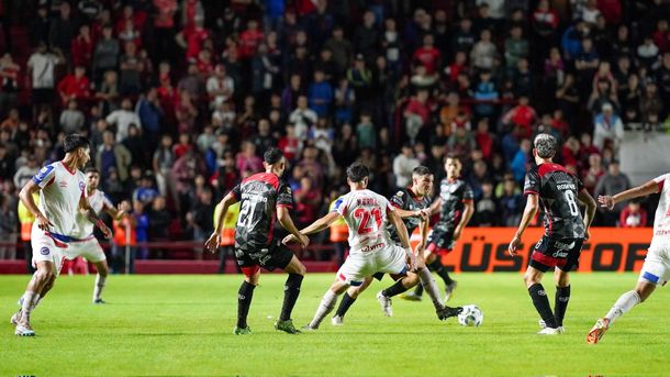 Copa de la Liga: Argentinos Juniors y Barracas Central empataron 3-3 y ambos avanzaron a cuartos