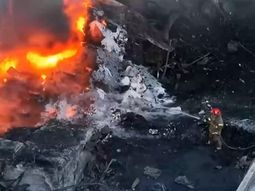 se reavivo el fuego en el deposito de francisco alvarez y mas dotaciones de bomberos van en camino se reavivo el fuego en el deposito de francisco alvarez y mas dotaciones de bomberos van en camino