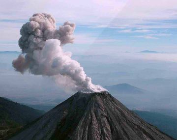 Una isla creada por un volcán podría generar un tsunami