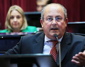 Imputaron al senador Marino por el abuso sexual a una empleada en el Congreso