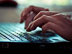 El 80% de los chicos copia y pega de Internet para hacer la tarea