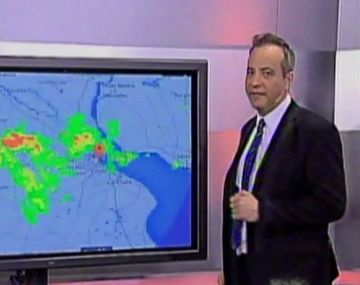 Diluvia en la Ciudad y rige un alerta por tormentas fuertes y granizo