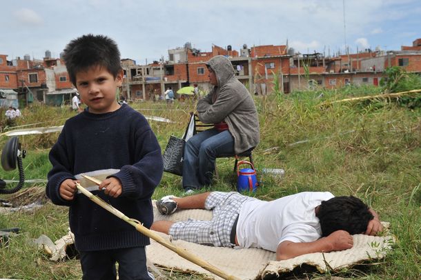 Tensión en Villa Lugano: se venció el plazo y es inminente el desalojo