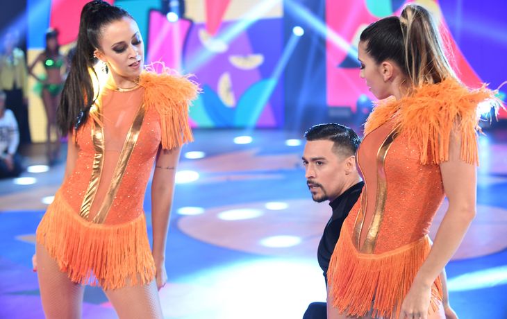 Nai Awada y Jorge Moliniers con Cinthia Fernández