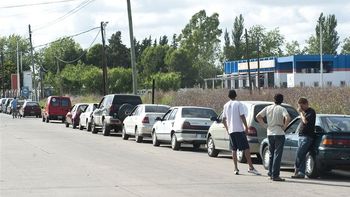 se registran largas filas para tramitar la vtv en la provincia se registran largas filas para tramitar la vtv en la provincia