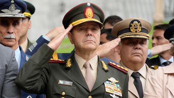 el ministro de defensa, en el dia del veterano de malvinas: cada dia falta menos para volver el ministro de defensa, en el dia del veterano de malvinas: cada dia falta menos para volver