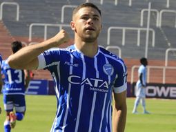 Racing perdió 2-0 con Godoy Cruz y se alejó de la punta
