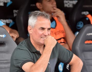 El DT dirigió nueve partidos y apenas ganó uno