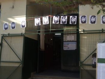 Así amaneció la escuela donde debía votar Santiago Maldonado