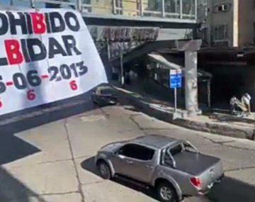 Hinchas de Racing cargaron a Independiente por el descenso