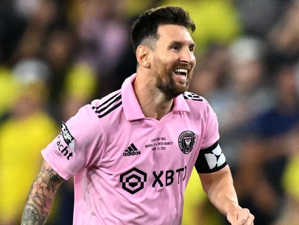 Queremos a Messi: el gesto cómplice de la Pulga tras escuchar el pedido de los hinchas