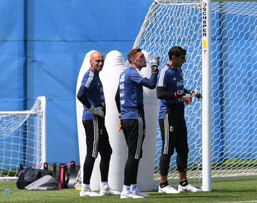 Franco Armani podría ser el arquero titular ante Nigeria y volvería a cambiar el esquema