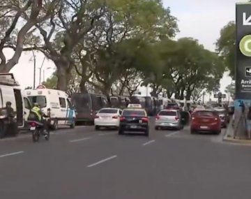 El Gobierno envió a Prefectura a bajar las valijas de pasajeros en Aeroparque