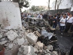 Coche bomba contra la embajada francesa en Libia