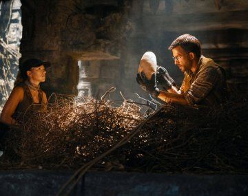 Scarlett Johansson y Jonathan Bailey se unen en el nuevo tráiler de Jurassic World: Renace