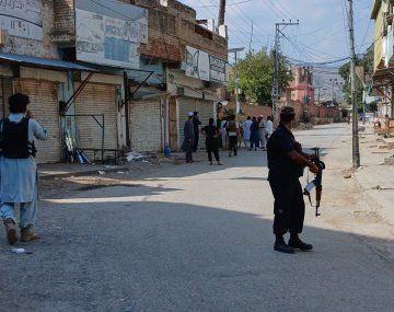 Pakistán: vehículo cargado de explosivos impactó contra una mezquita